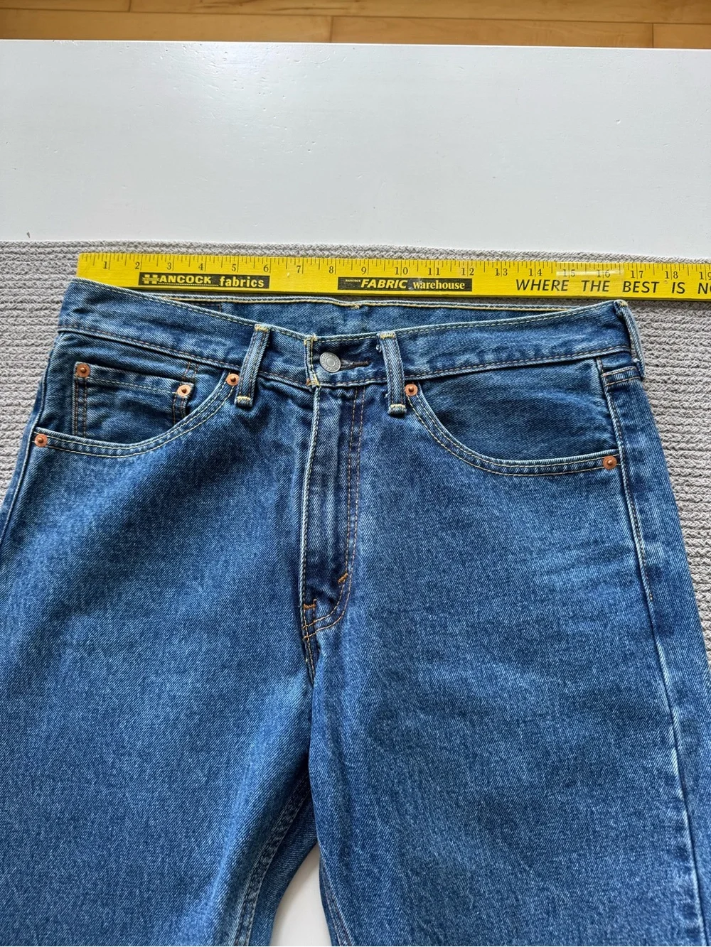 Vintage Y2K Levis 505 Dark Blue Classic Rinse Denim Jeans Size 32 x 34